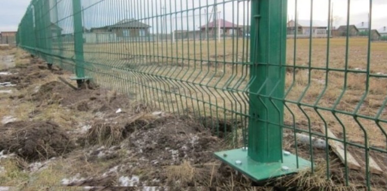 Купить сваи для ограждения от производителя в Бийске от 1379 руб: низкая цена, быстрая установка
